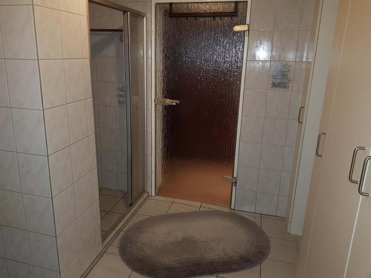 4 Sterne Souterrain Apartment Alt-Mariendorf Berlin Exterior photo